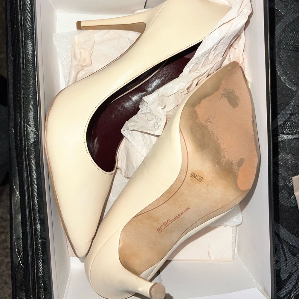 BCBG leather pumps